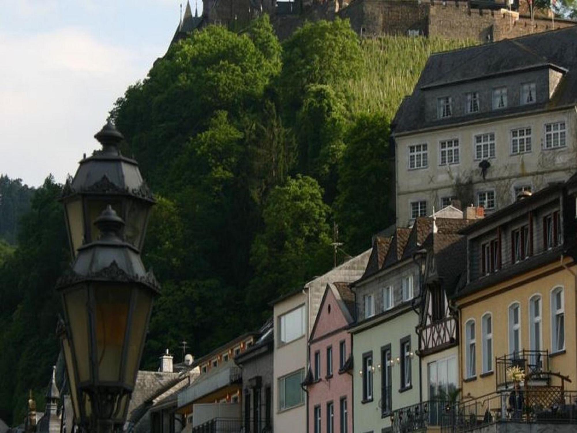 A Modern Holiday Home By The River Mosel โมเซิลแคร์น ภายนอก รูปภาพ